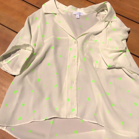 Abound Tops - ABOUND Neon Heart Top 💚